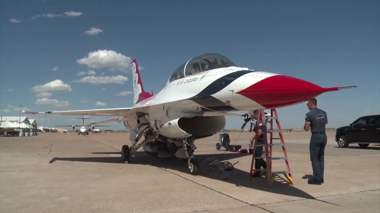 WHat is it like to fly with the Thunderbirds? Like this!