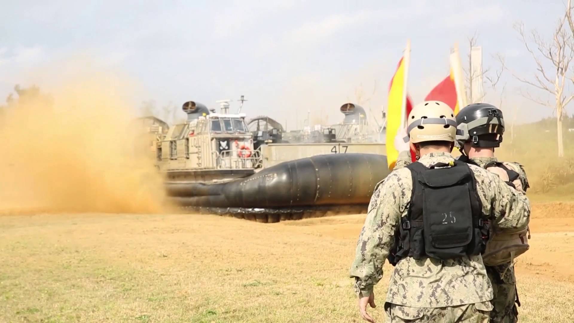 LCAC lands on Kin Blue