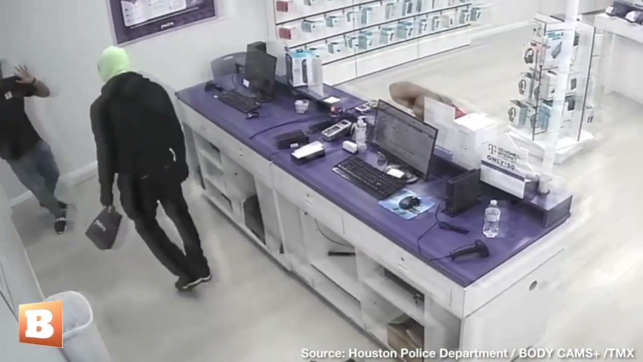 Robber Pistol-Whips Customer During Robbery in Houston