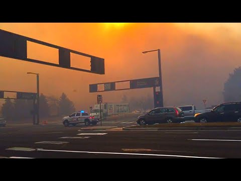 BIG Wildfire Burns in Boulder County, Colorado - Dec. 30, 2021