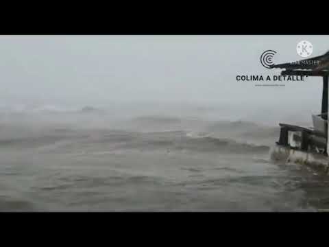 الإعصار #Nora يضرب مدينة مانزانيلو  الساحلية اليوم في #المكسيك،🇲🇽28 أغسطس 2021