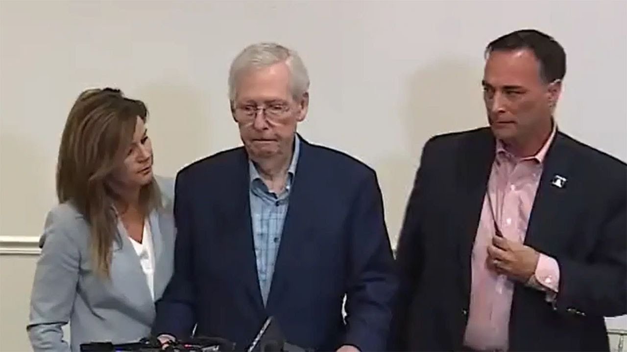 Tragedy Strikes Mitch McConnell During Speech - Aides Rush In