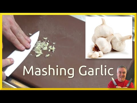How to Mash Garlic | Quick Prep