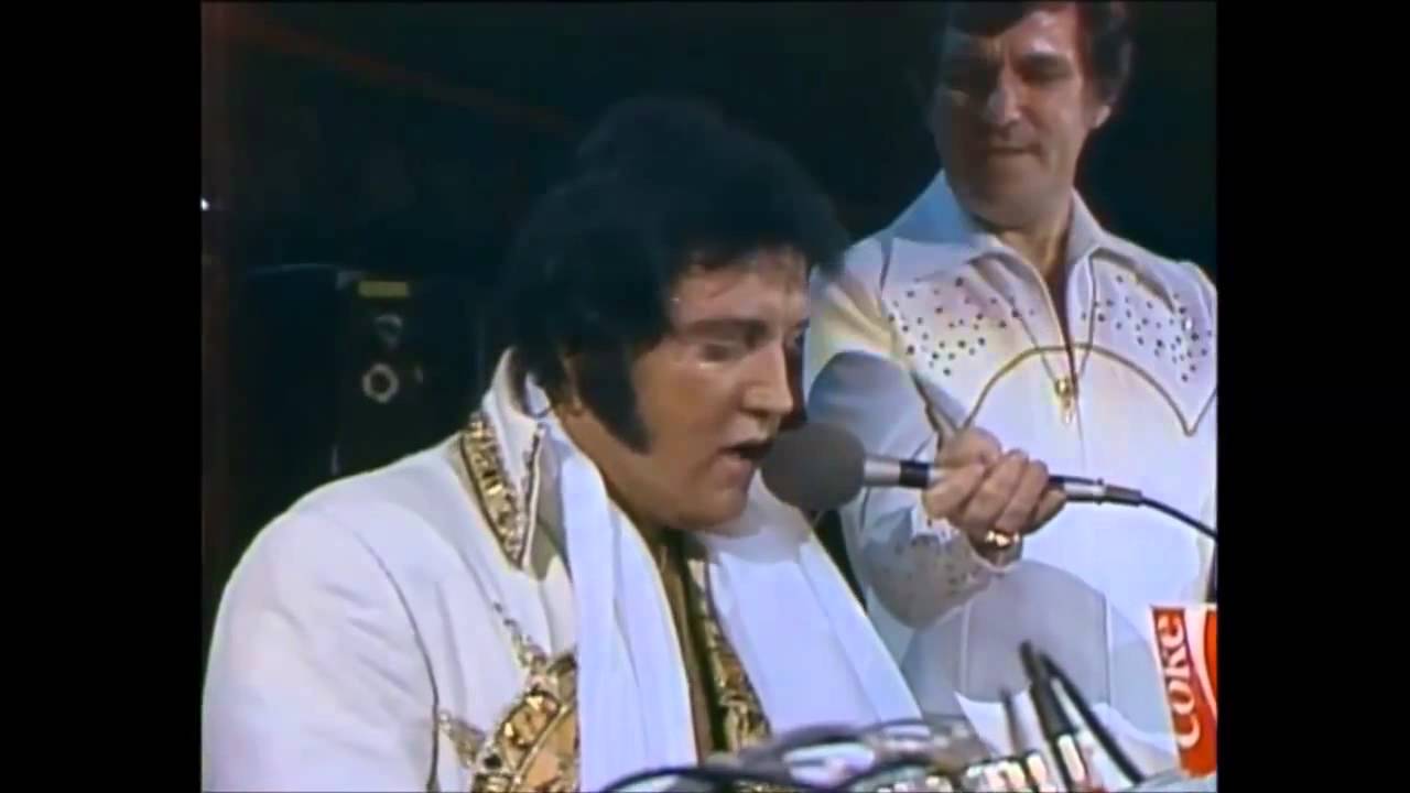 Never Seen Before Footage Of Elvis Presley -1977- (On his last days alive)