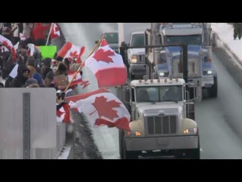Protest convoy rolls through Toronto