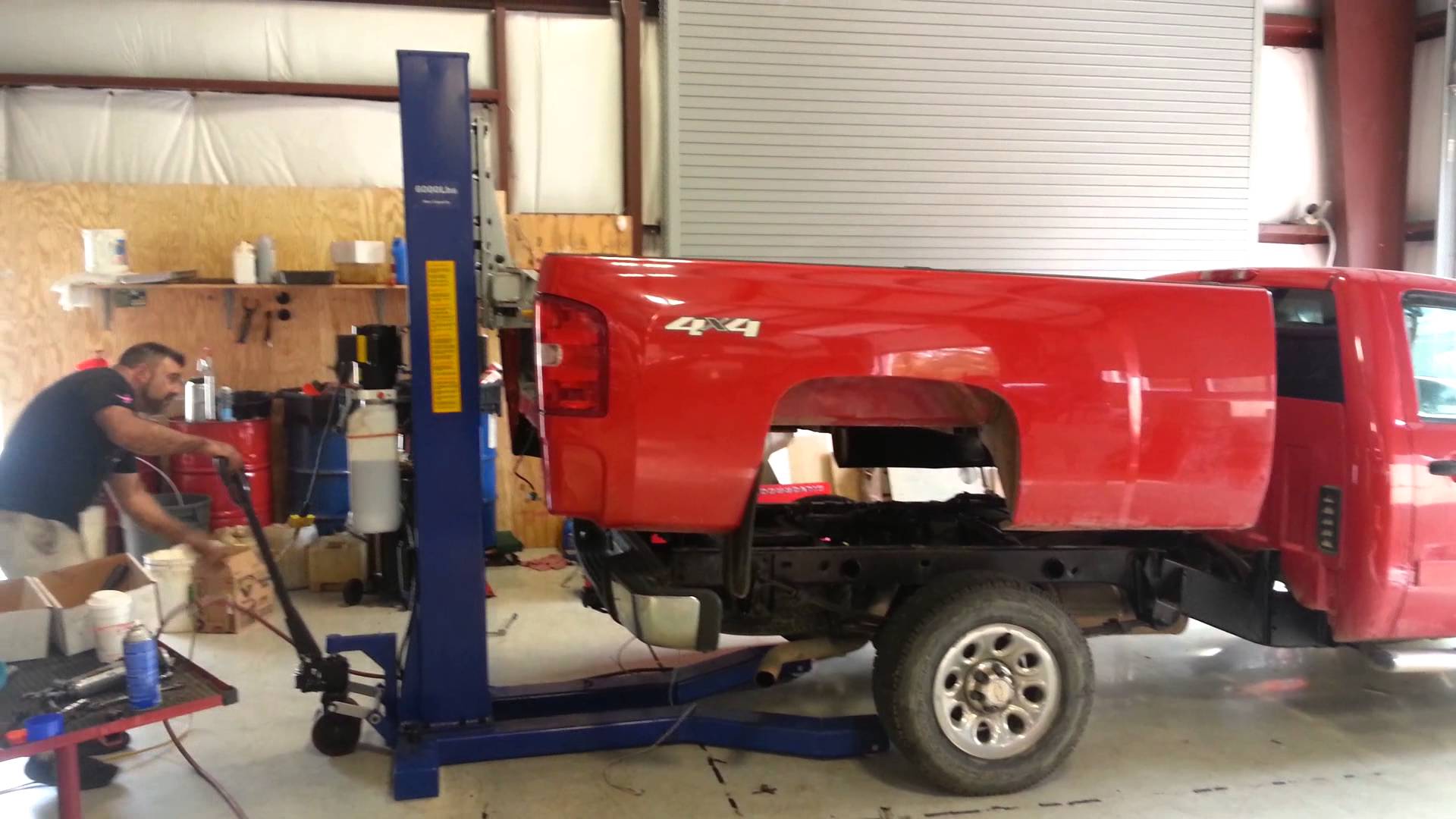 Mobile vehicle lift as the easiest truck bed removers ever