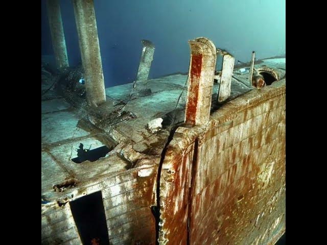 TITANIC UNDERWATER SHIP WRECK