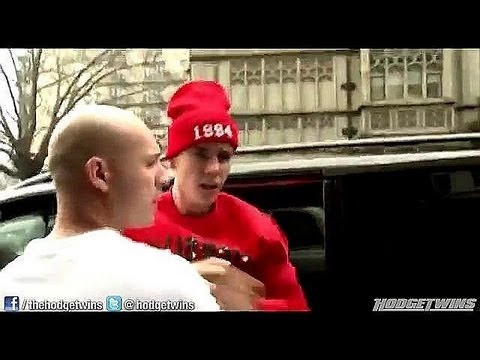 Angry Justin Bieber attacks paparazzi @hodgetwins [The Hodgetwins]