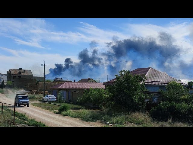 Live: Several explosions heard near Russian air base in Crimea • FRANCE 24 English