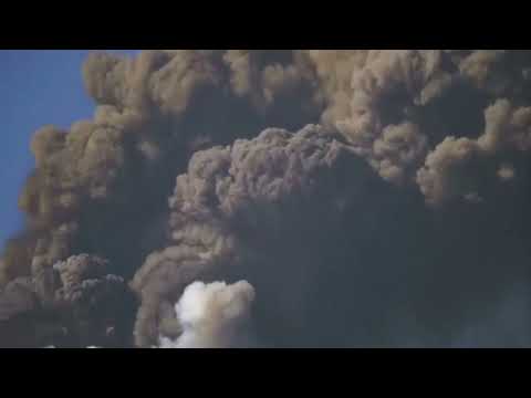 انفجار بركان طيني في بحر قزوين قبالى سواحل اذربيجان وحرائق في الجزائر نشاط جديد لبركان اتنا 2021