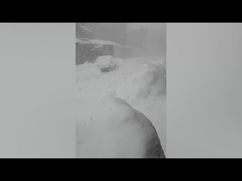 Heavy snowfall buries the city of Ardabil (Iran)