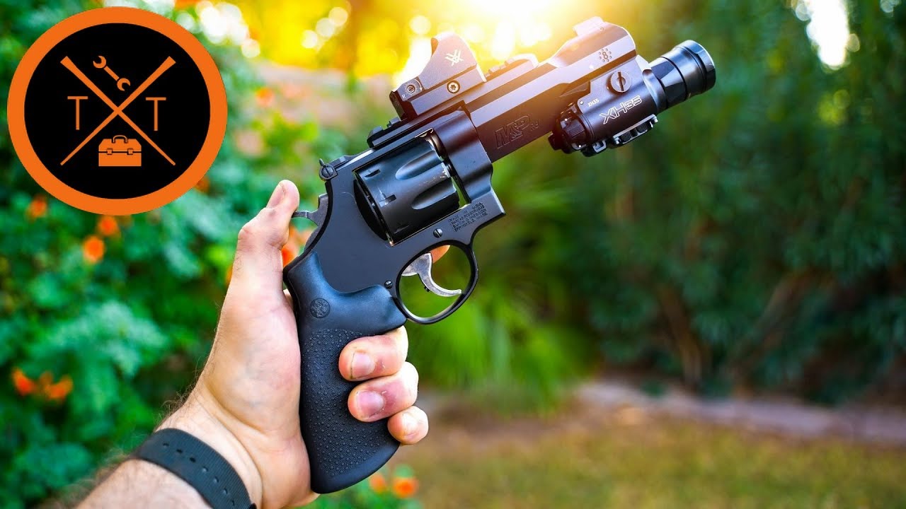 Is the Smith And Wesson R8 the BEST TACTICAL REVOLVER???