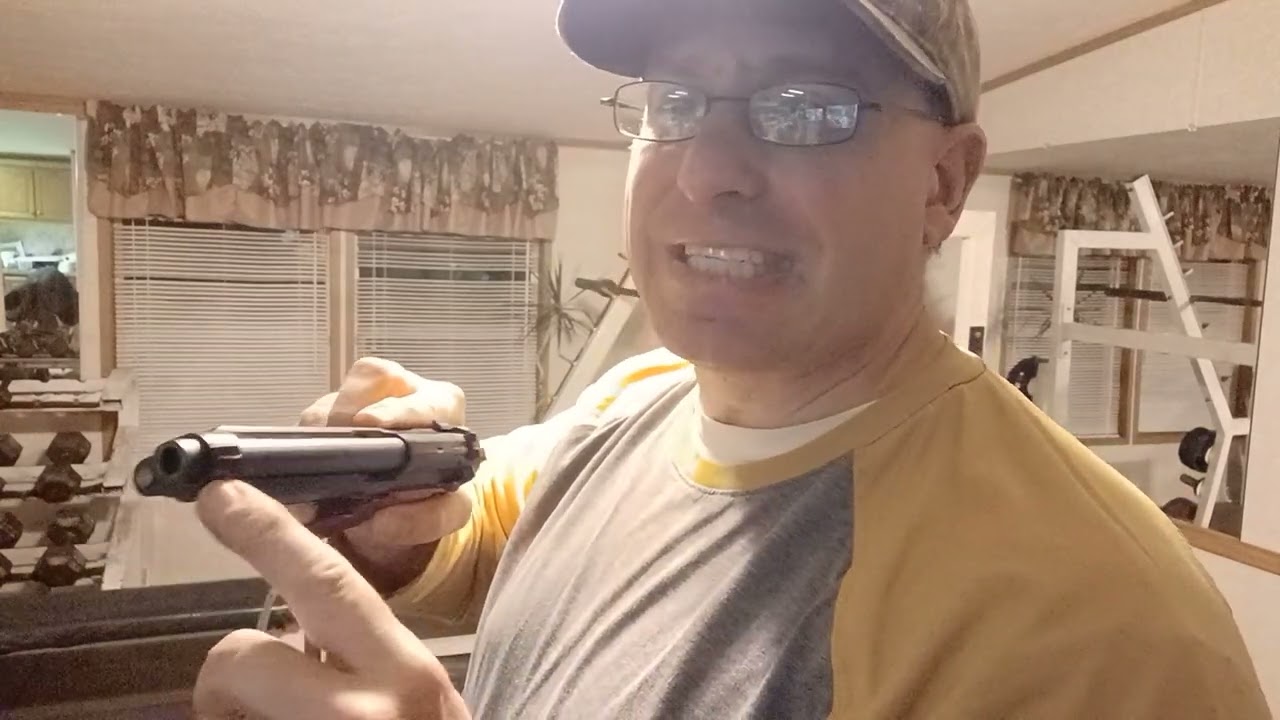 Beretta 92 window cut vs Glock cuts