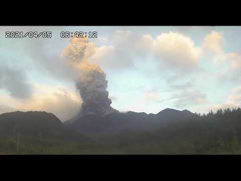 April 5, 2021, ~ Explosion ~ 桜島 Sakurajima Volcano, Japan ~ 06:41 JST