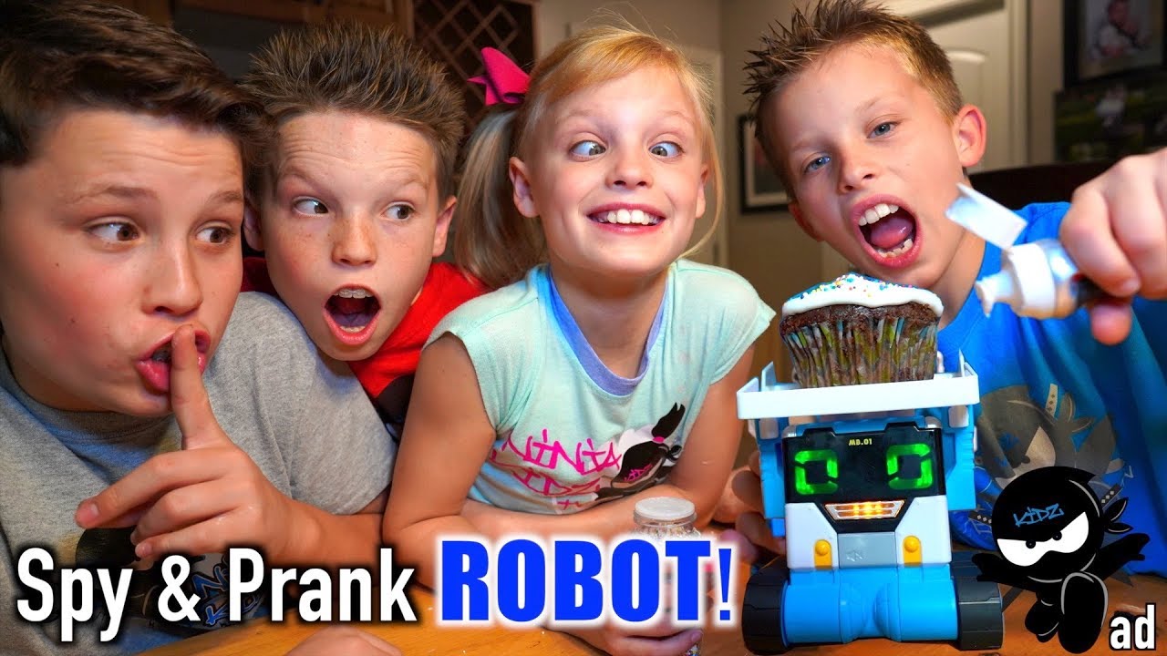 Spy and Pranks with a ROBOT!