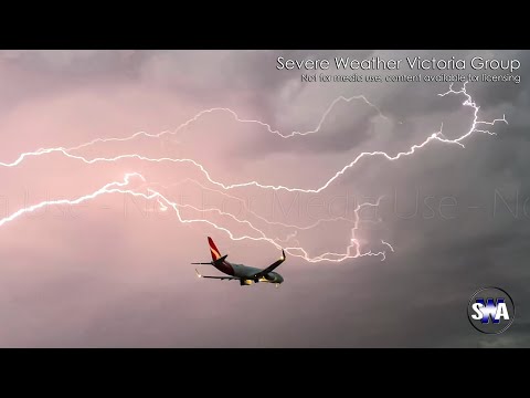 Qantas plane dodges lightning in Melbourne Australia - 27th January, 2022