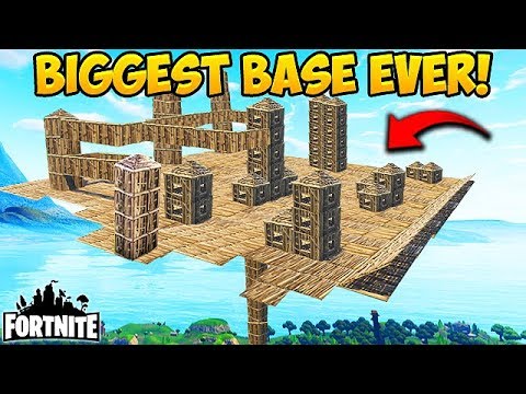 HACKER MAKES CRAZIEST SKY BASE EVER! - Fortnite Funny Fails and WTF Moments! #204 (Daily Moments)