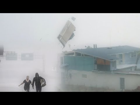 Powerful storm hit Colombia! Roofs of building in Sabaneta flying away