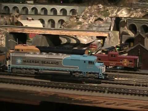 TopHobbyTrains Kato N Scale Maersk SDP40F LokSound Micro Select DCC Sound