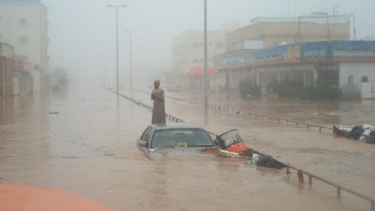 Saudi Arabia become a vast ocean! Flooding in Jeddah after heavy rain