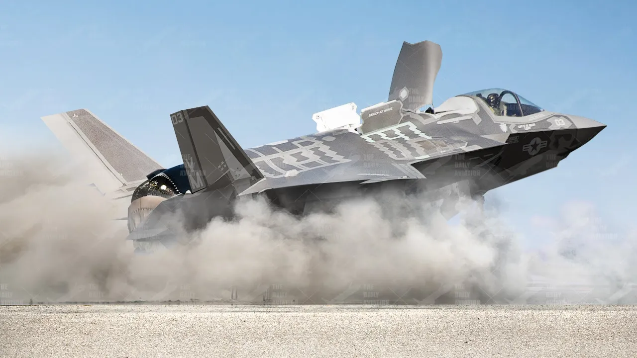 US F-35B Transforms Into Helicopter Mode During Takeoff at Full Throttle