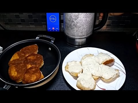 Quick & Easy Gravy With An Electric Hot Water Kettle - Good Eats Simple & Tasty