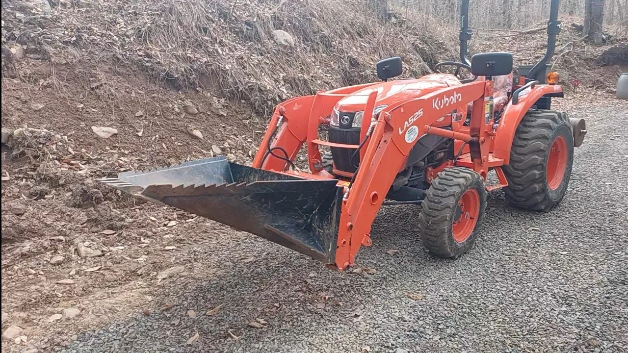 Digging with Stump Bucket on Tractor