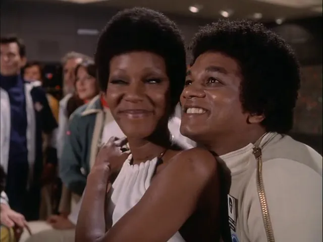 Space 1999 S02E19 The Bringers of Wonder Part 2