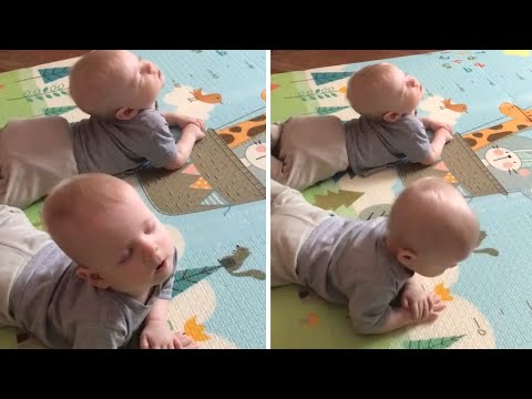 Twin babies adorably fall asleep at the same time #Shorts