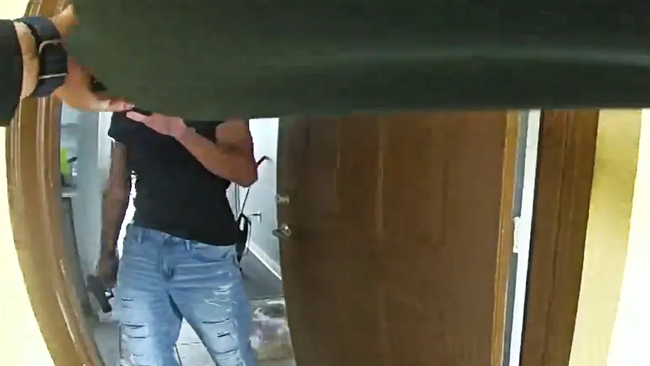 Okaloosa County Deputy Shoots Man Who Opened His Apartment's Door Holding a Gun