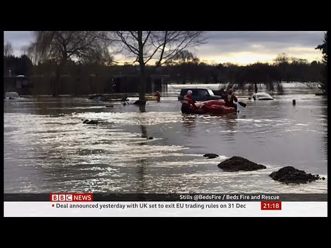 Flooding & warnings as Storm Bella approaching (UK) - ITV & BBC News - 25th December 2020