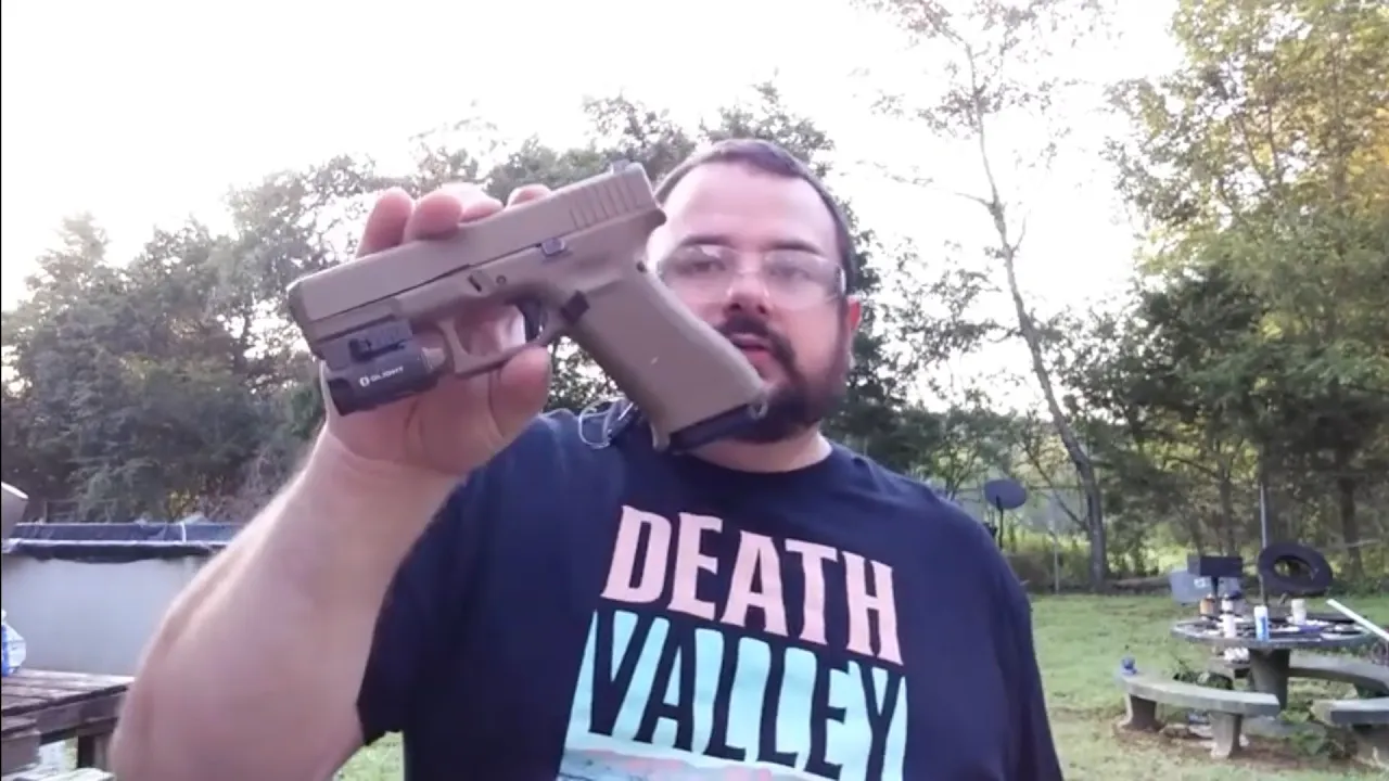 Glock 19x First Shots Video. It does accept Magpul 17 Round Glock Pmag and SMG 17 round Glock Mag.