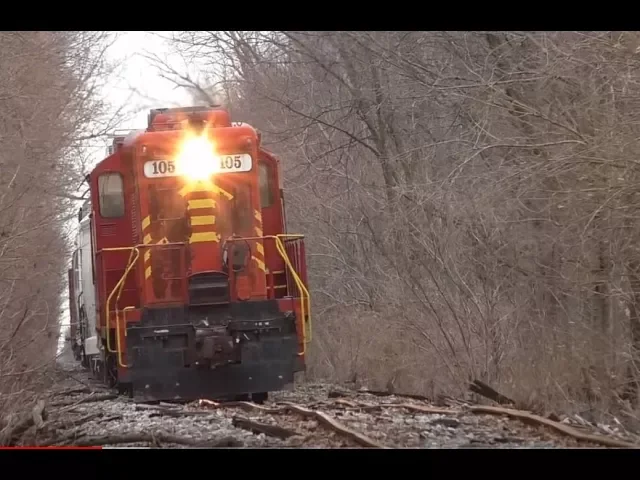Wobbly train on Crazy bad track ND&W Railroad - Ohio