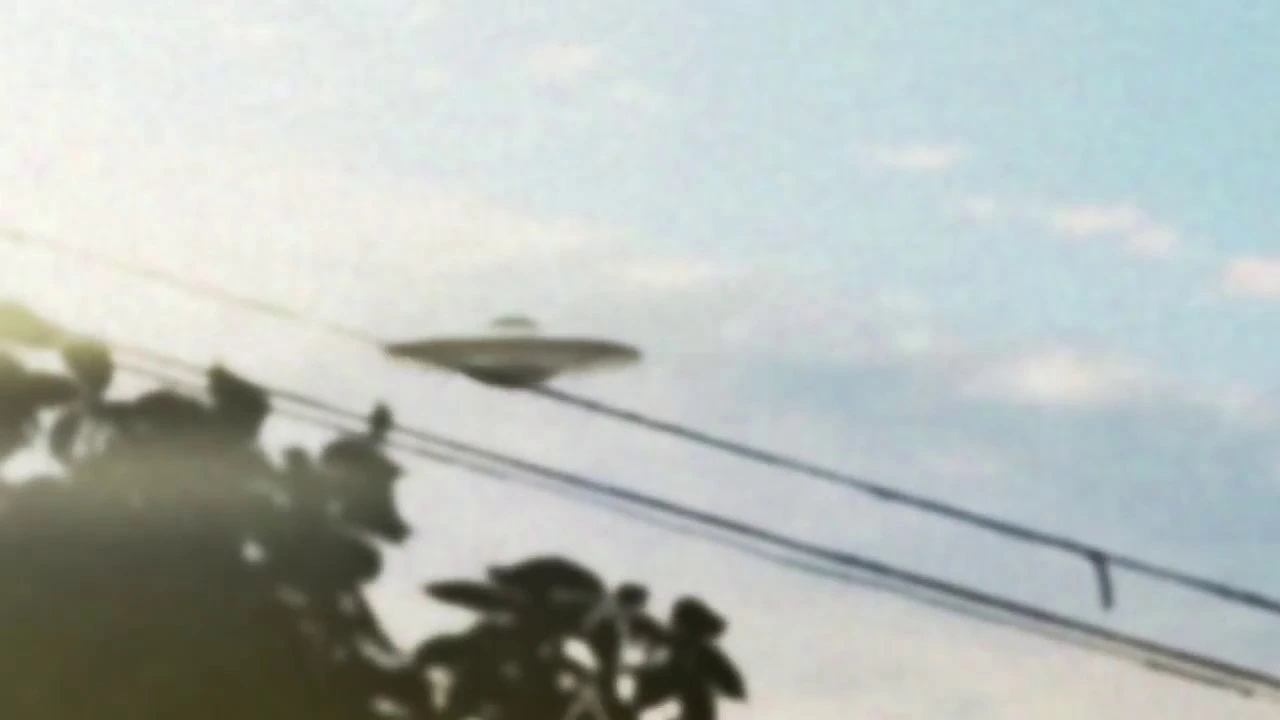 Avvistamento UFO sopra Los Angeles, California.