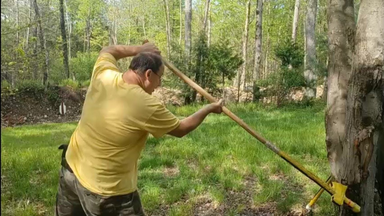 Leg attacks with Polearm