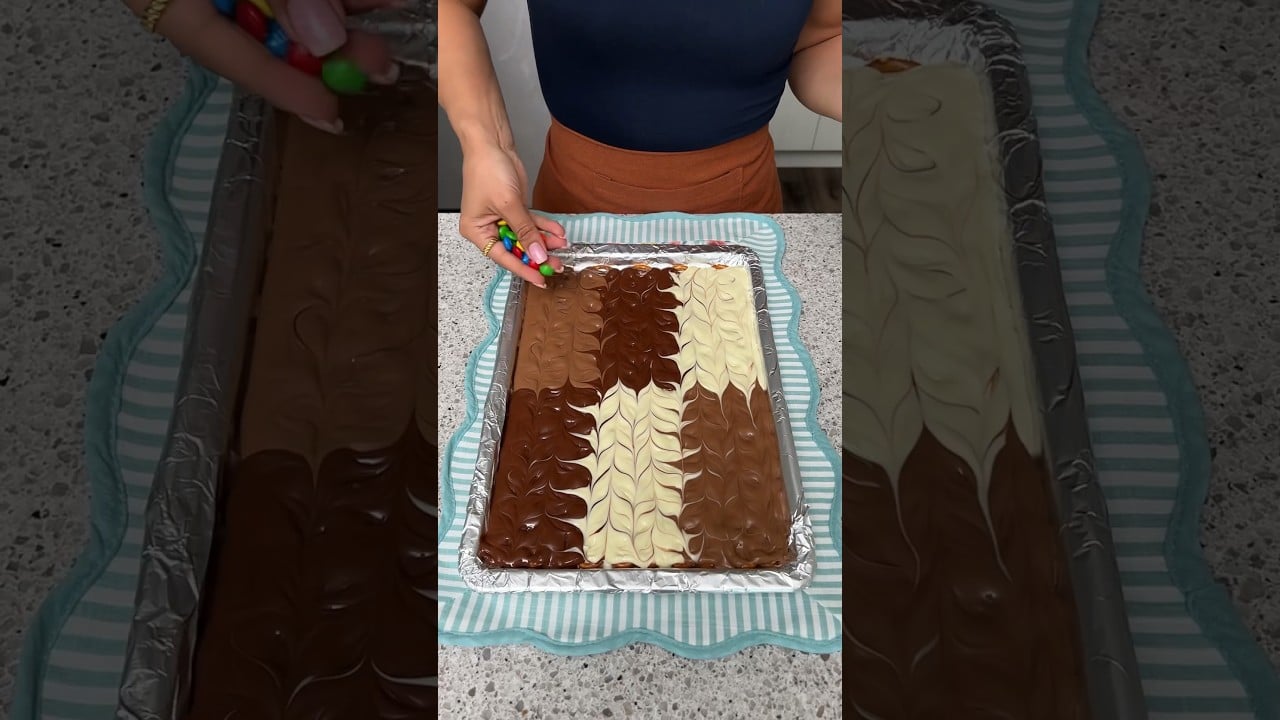 My grandma taught me how to make pretzel bark 🥰 #shorts #short #food #recipe #shortvideo #candy