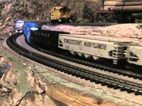 TopHobbyTrains Atlas N Scale GP38 LokSound DCC Souind and Light