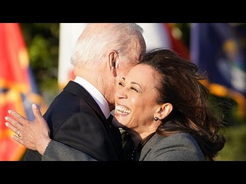 "So Sweet" Biden Tells Harris 'I LOVE YOU' As Her Polls Sink, try not to laugh..!! 😂😂