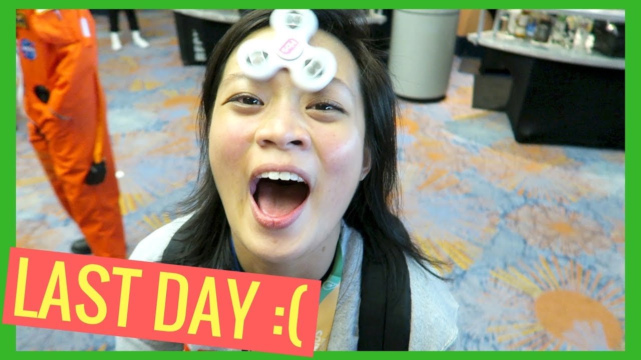 FIDIGIT SPINNERS EVERYWHERE VidCon Day Three