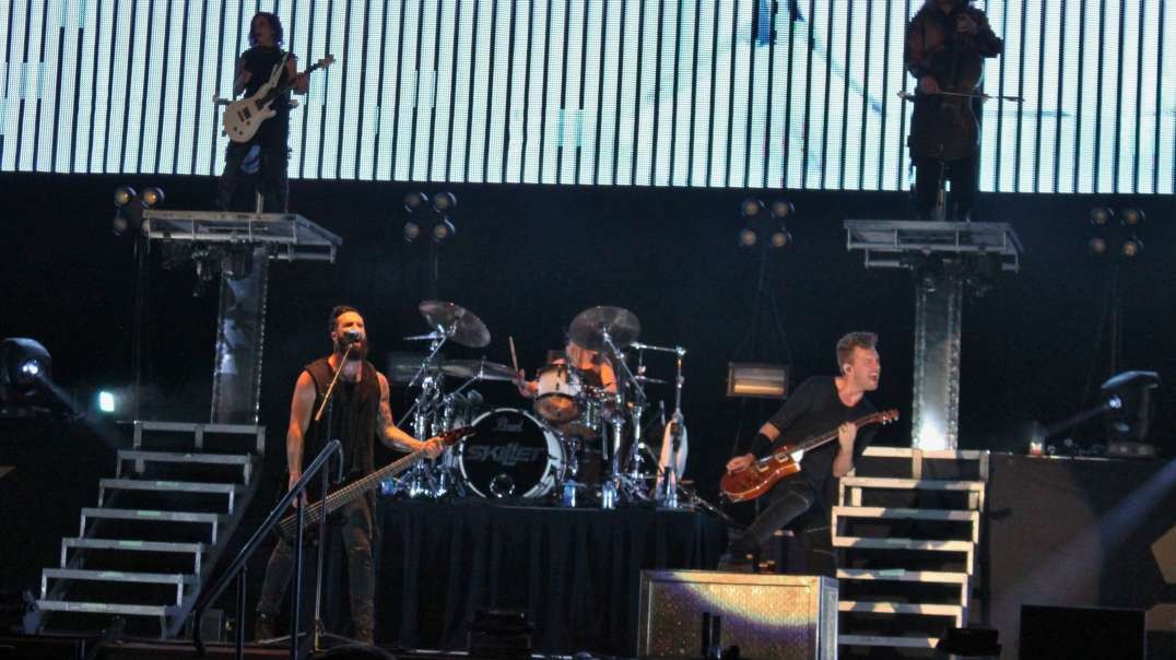 Skillet ~ Monster (live at Timberwood Amphitheater in Hot Springs Arkansas)