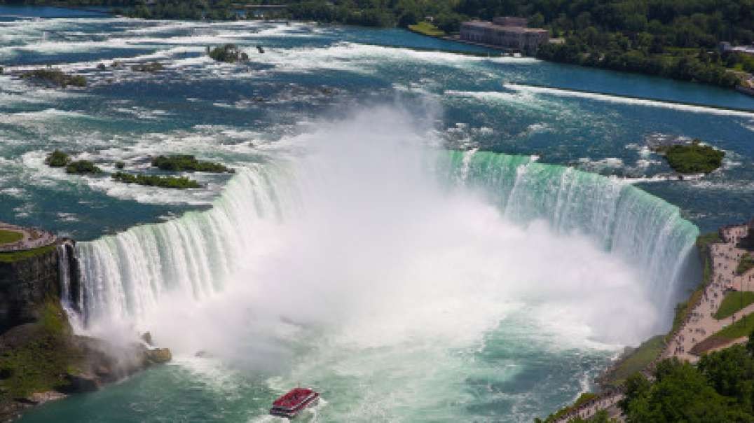Man miraculously survives plunge over Niagara Falls