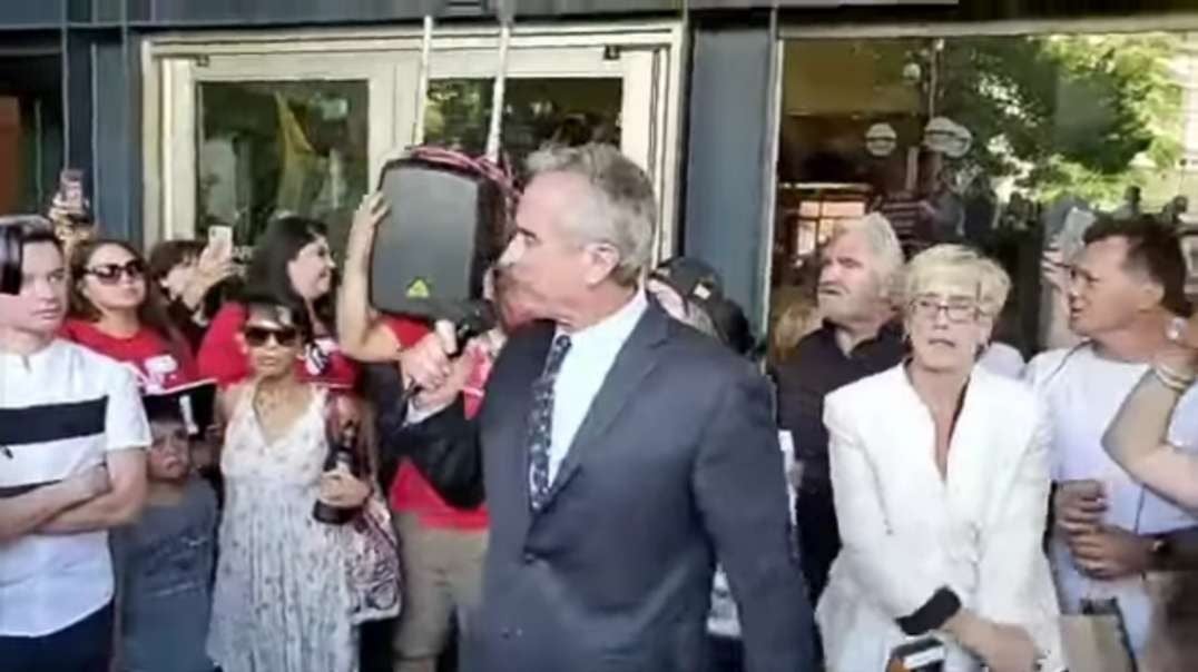 RFK. Jr.'s Mic Dropping Speech Inspires Hope Vis-à-Vis The Rise of the Medical P.mp4