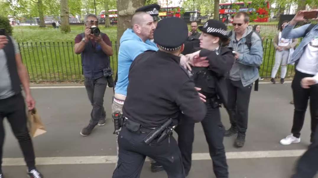 London Arrests - Mass gathering incl. Jeremy Corbyn's brother Piers Corbyn