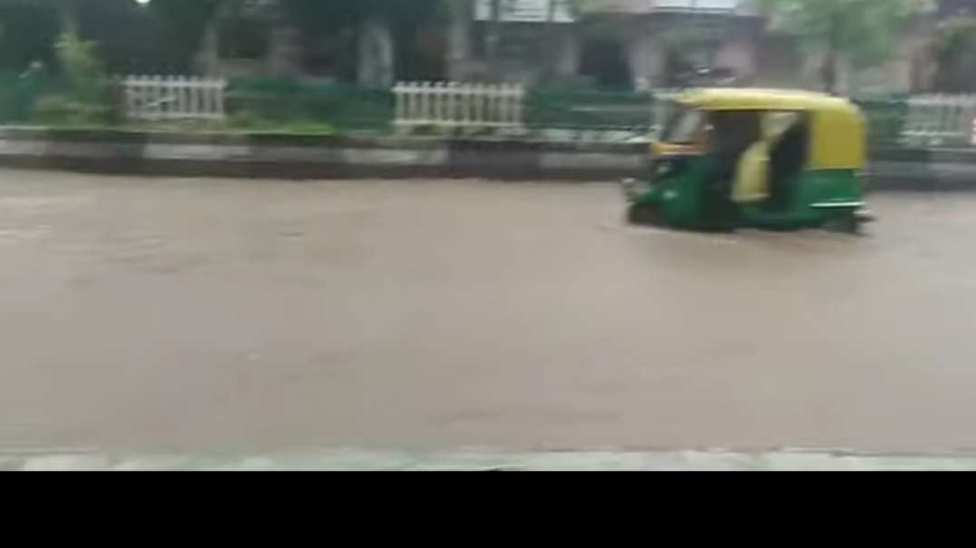 Devastating floods hit Dehli, India   August 19 2020.mp4