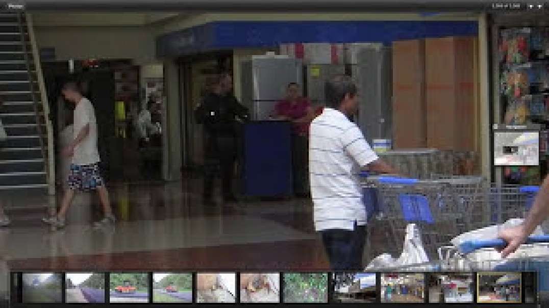 Militarized Security at Walmart, Costa Rica Too.  Mierda Santa !!