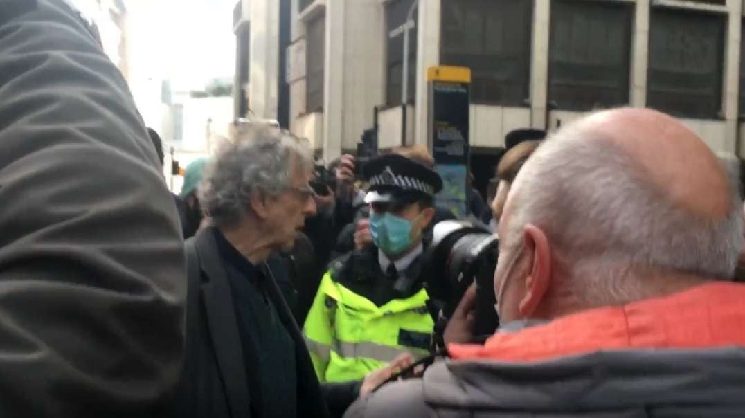 Piers Corbyn reports on #OurMovement Vaccine Education event outside Bill Gates H/Q