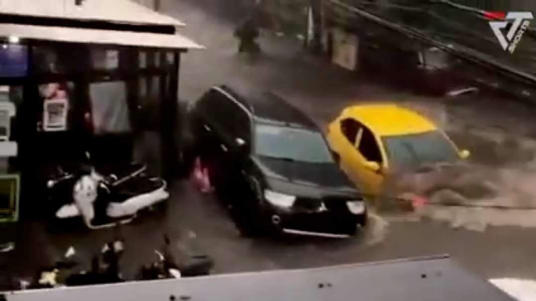 City is underwater- Severe flooding hits Bandung. West Java. Indonesia flood. @S_low.mp4