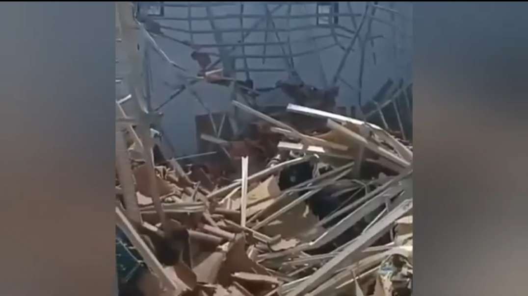 Terremoto de magnitude 6,2 atingiu ilha de Sulawesi, na Indonésia.mp4