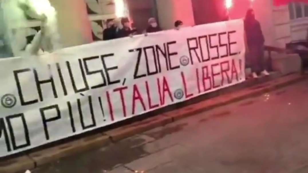 Anti lockdown protest earlier today in Milan, Italy.mp4