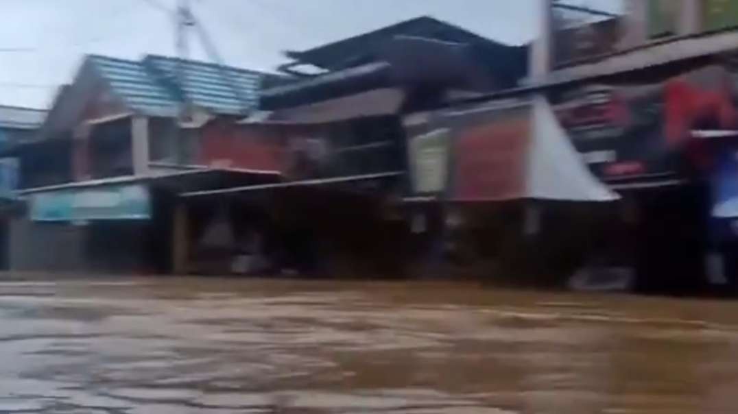 Indonesia – Thousands of Families Affected by Floods in South Kalimantan Provinc_HD.mp4